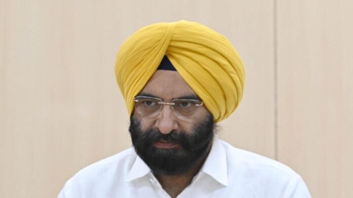 Manjinder Singh Sirsa Kejriwal stubble burning row